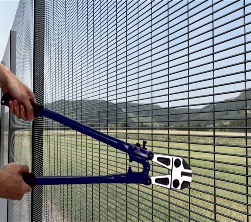 2D Panel Double Wire Welded Iron Wire Fence - Image 3